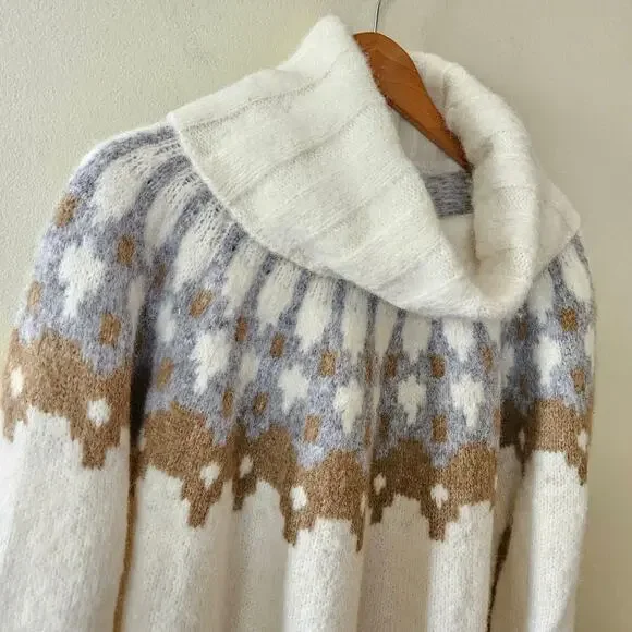 Banana Republic Women's Fair Isle Turtleneck Sweater, Size L Alpaca Fuzzy - Picture 2 of 10